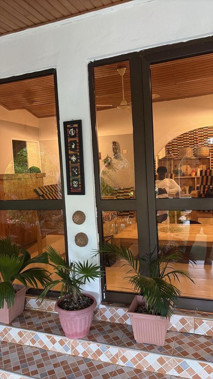 African Treasure Beach Resort Kokrobite Exterior foto